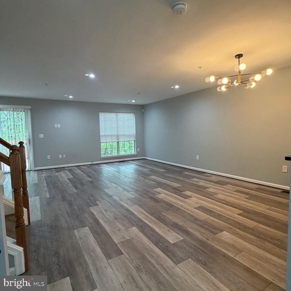 10875 SHERWOOD Road - Photo 3 of 29