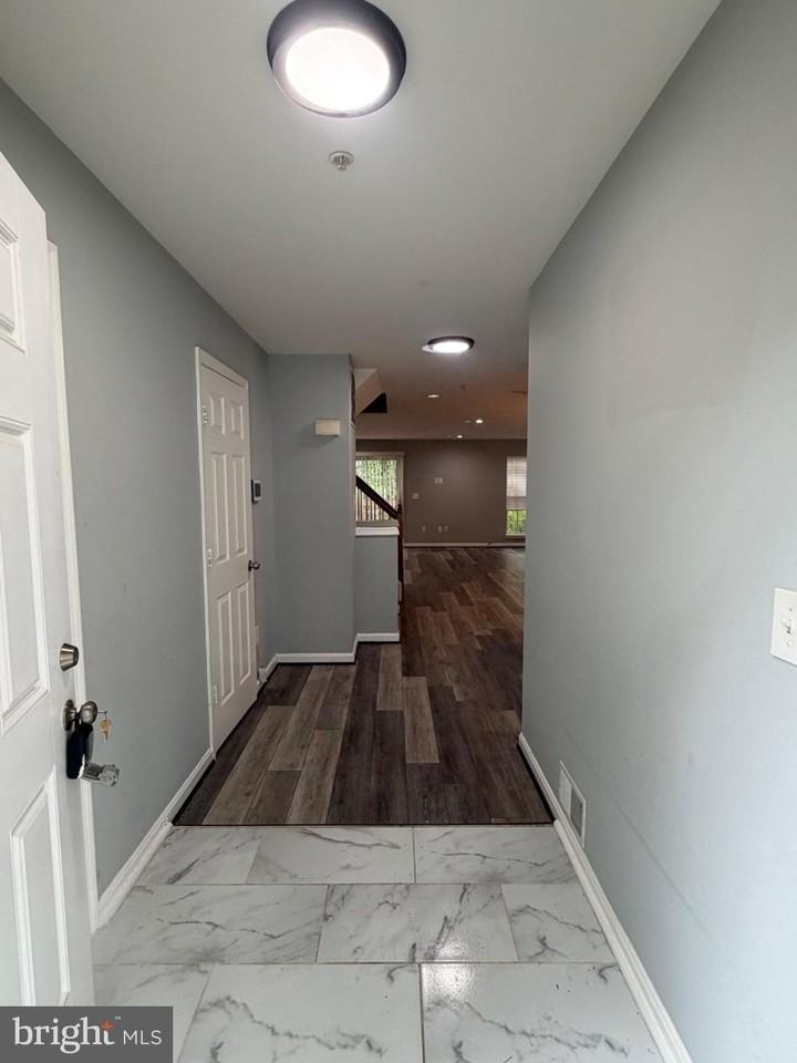 10875 SHERWOOD Road - Photo 4 of 29