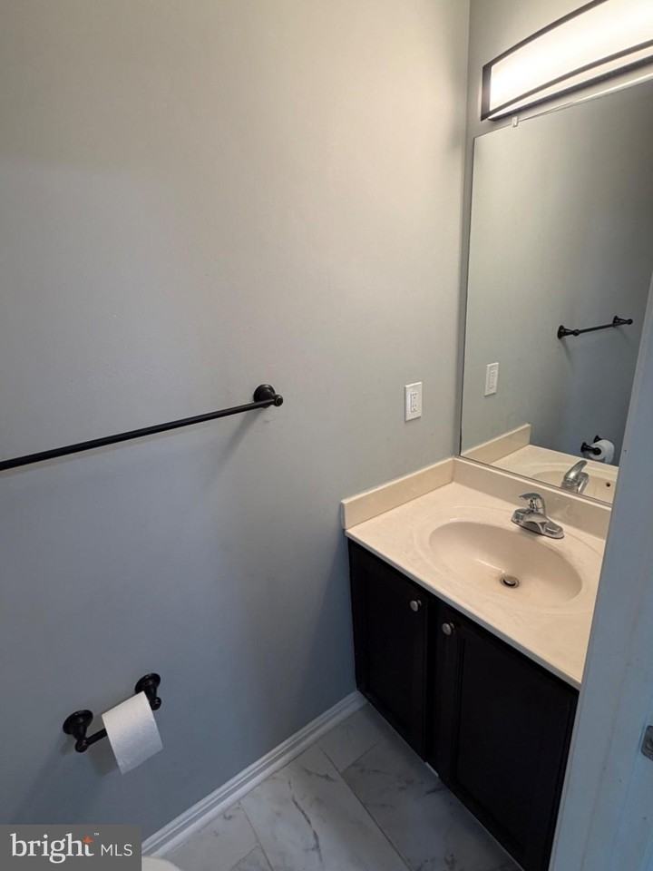 10875 SHERWOOD Road - Photo 5 of 29