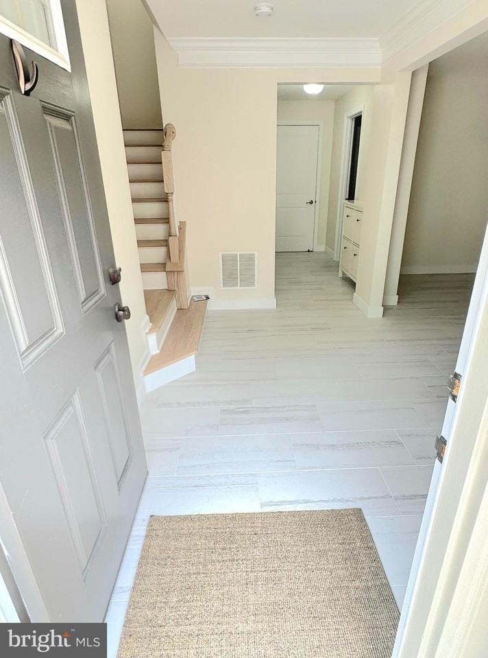 9160 Landon House Ln - Photo 2 of 47