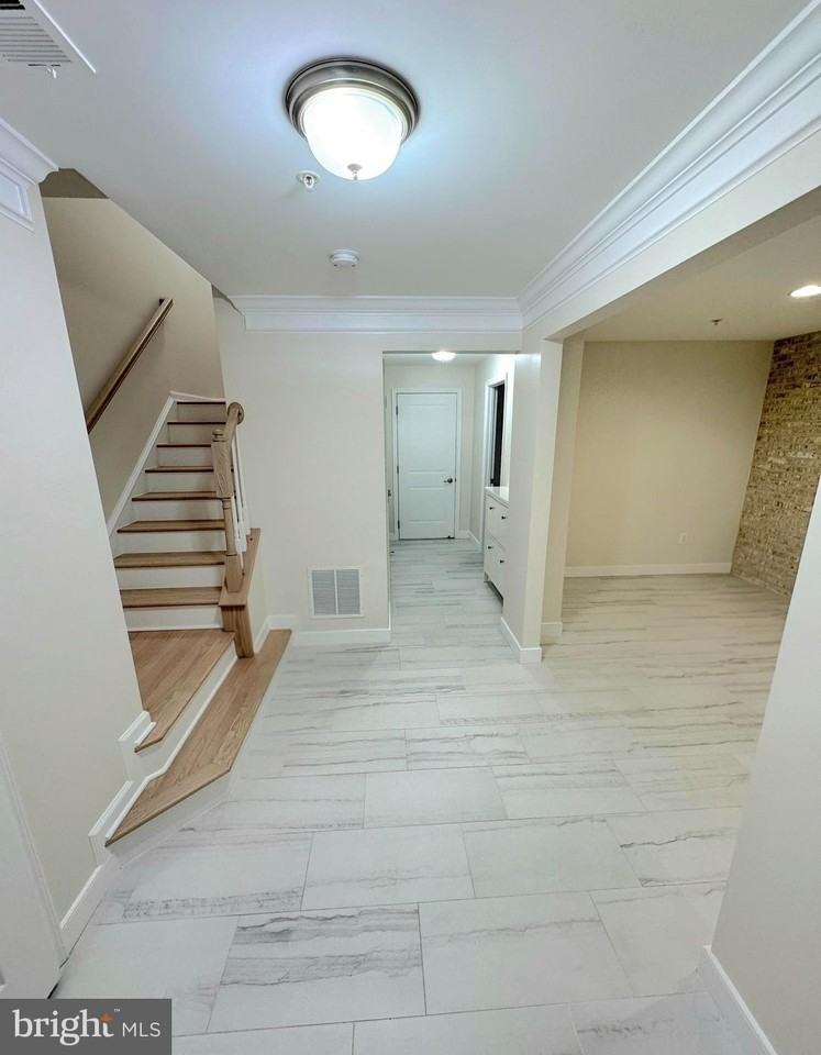 9160 Landon House Ln - Photo 3 of 47