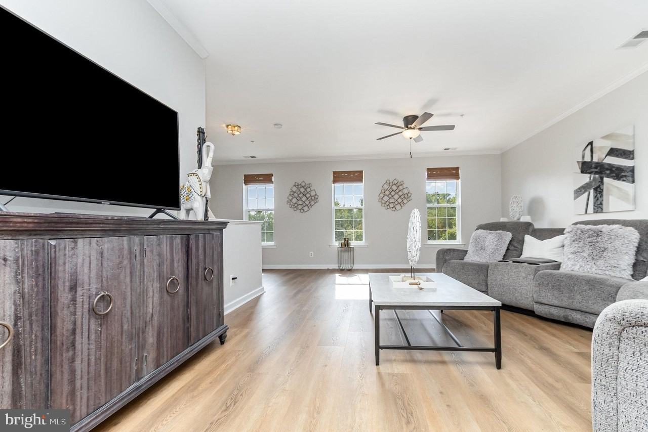 1650 Mohegan Dr #H - Photo 4 of 40