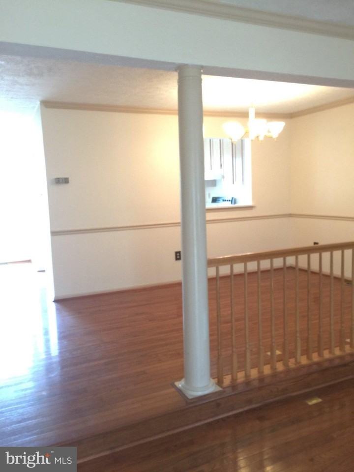 9324 Daly Ct - Photo 2 of 11