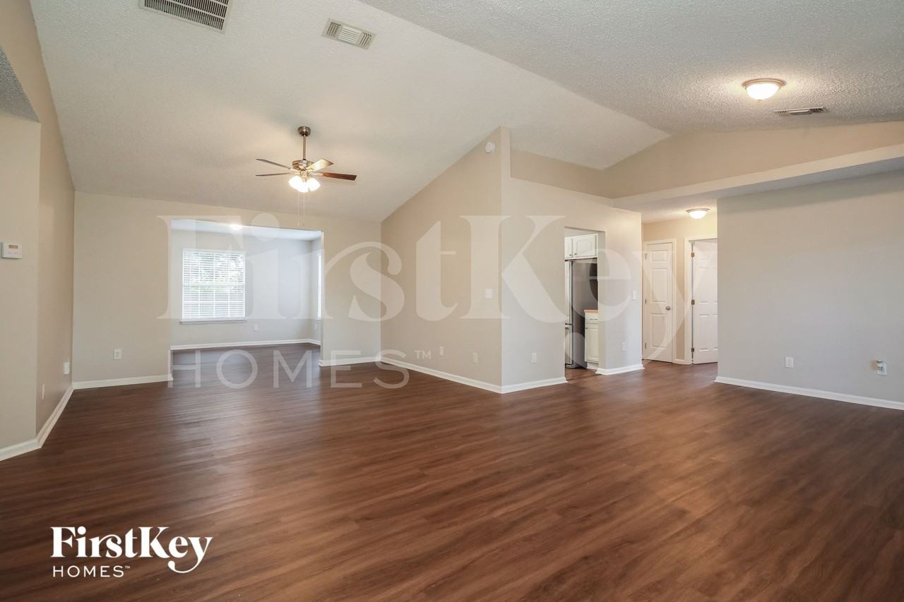 11577 Twin Oaks Trl - Photo 5 of 15