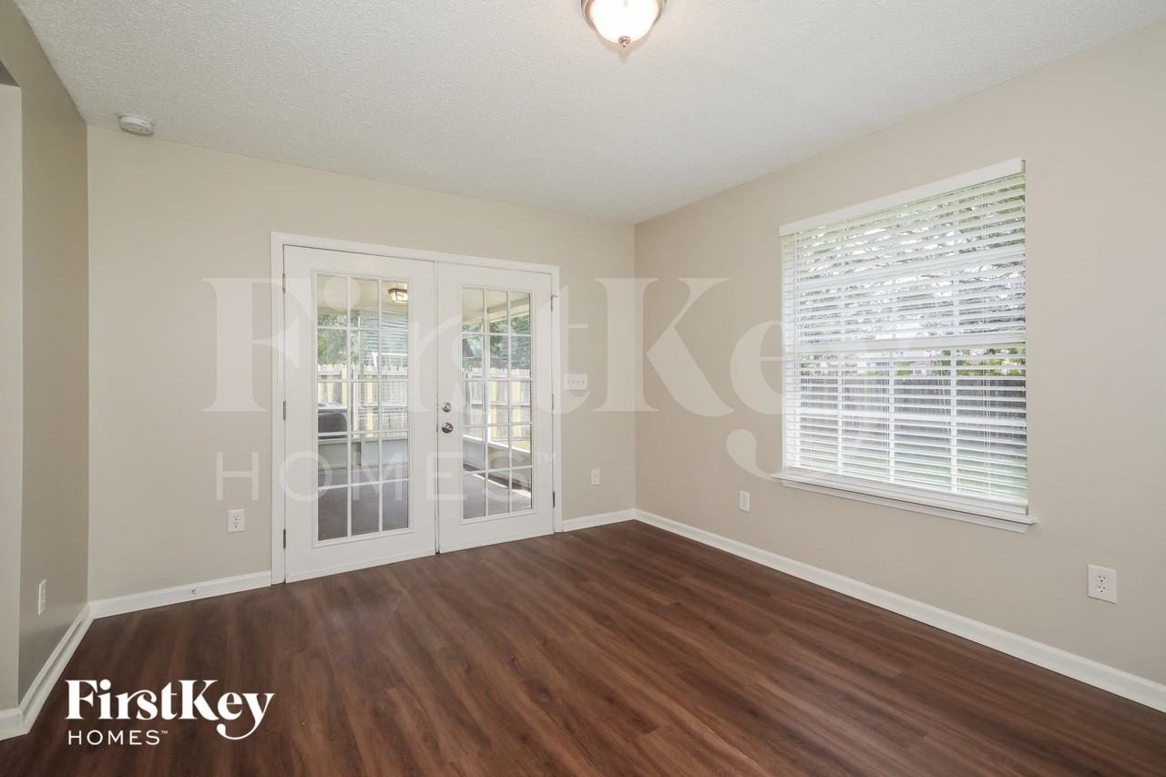 11577 Twin Oaks Trl - Photo 6 of 15