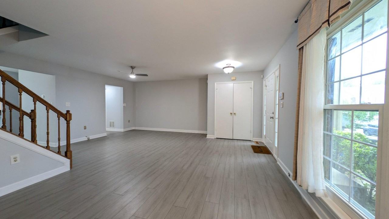 19340 Churubusco Ln - Photo 4 of 29