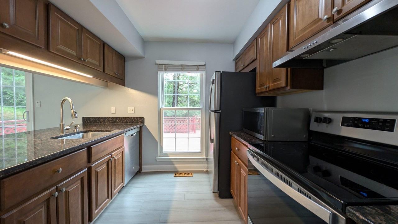 19340 Churubusco Ln - Photo 6 of 29