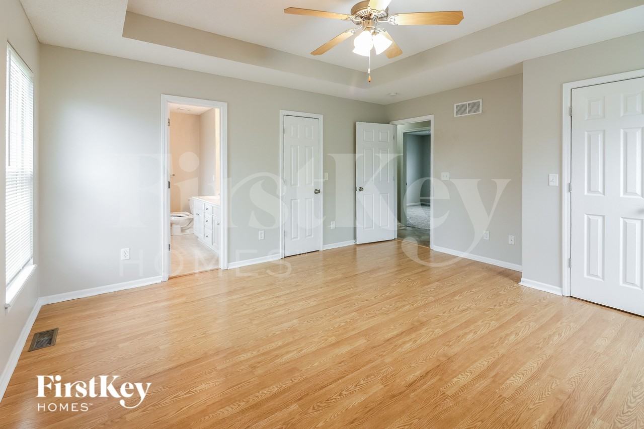 208 High Point Ln - Photo 5 of 16