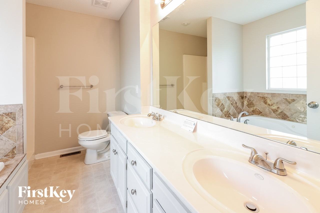 208 High Point Ln - Photo 6 of 16