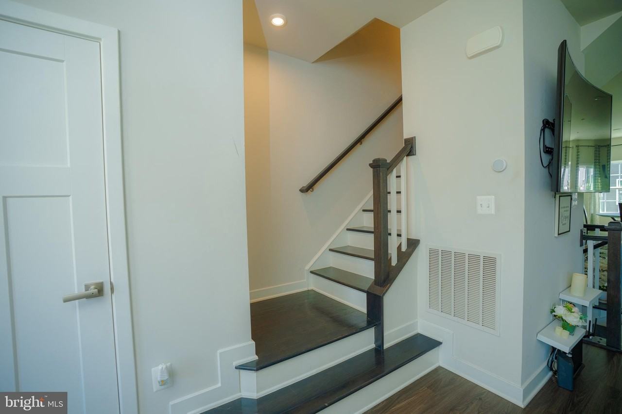 8210 Goldstone Ct - Photo 3 of 37