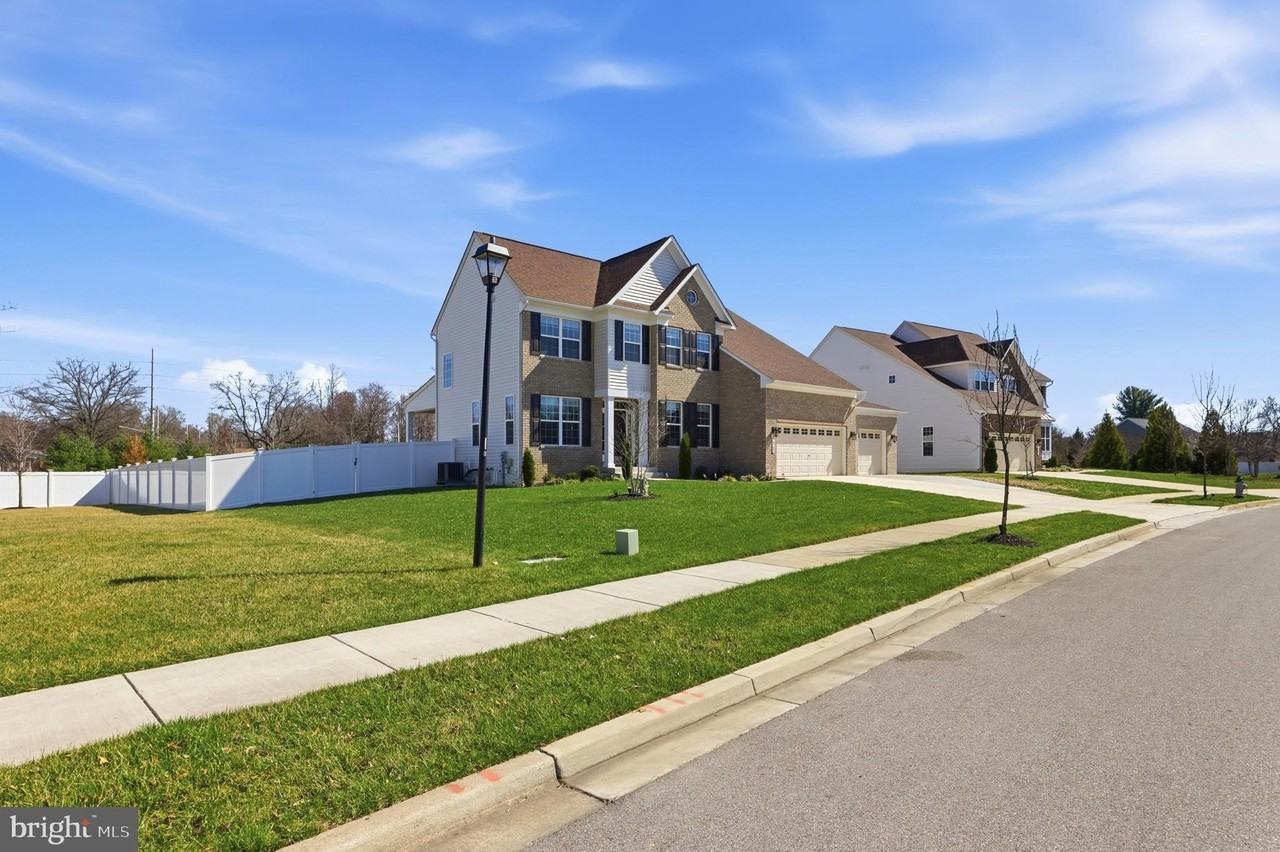 6702 Savannah Dr - Photo 4 of 50