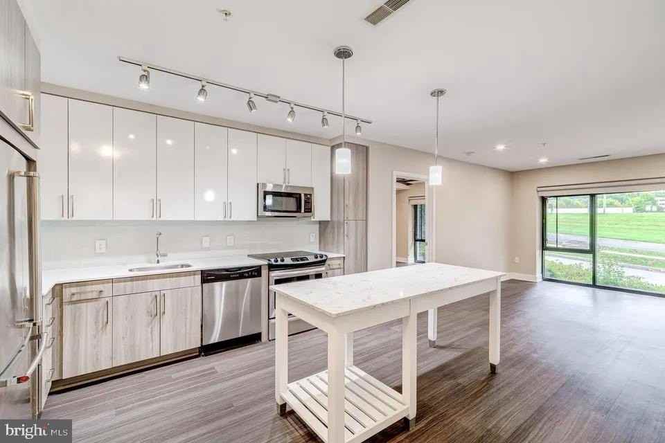 145 Riverhaven Dr #023 - Photo 6 of 50