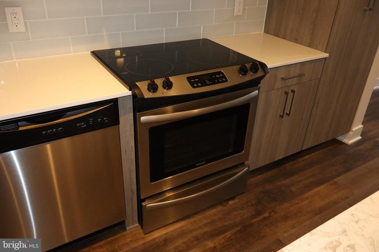 145 Riverhaven Dr #445 - Photo 4 of 31