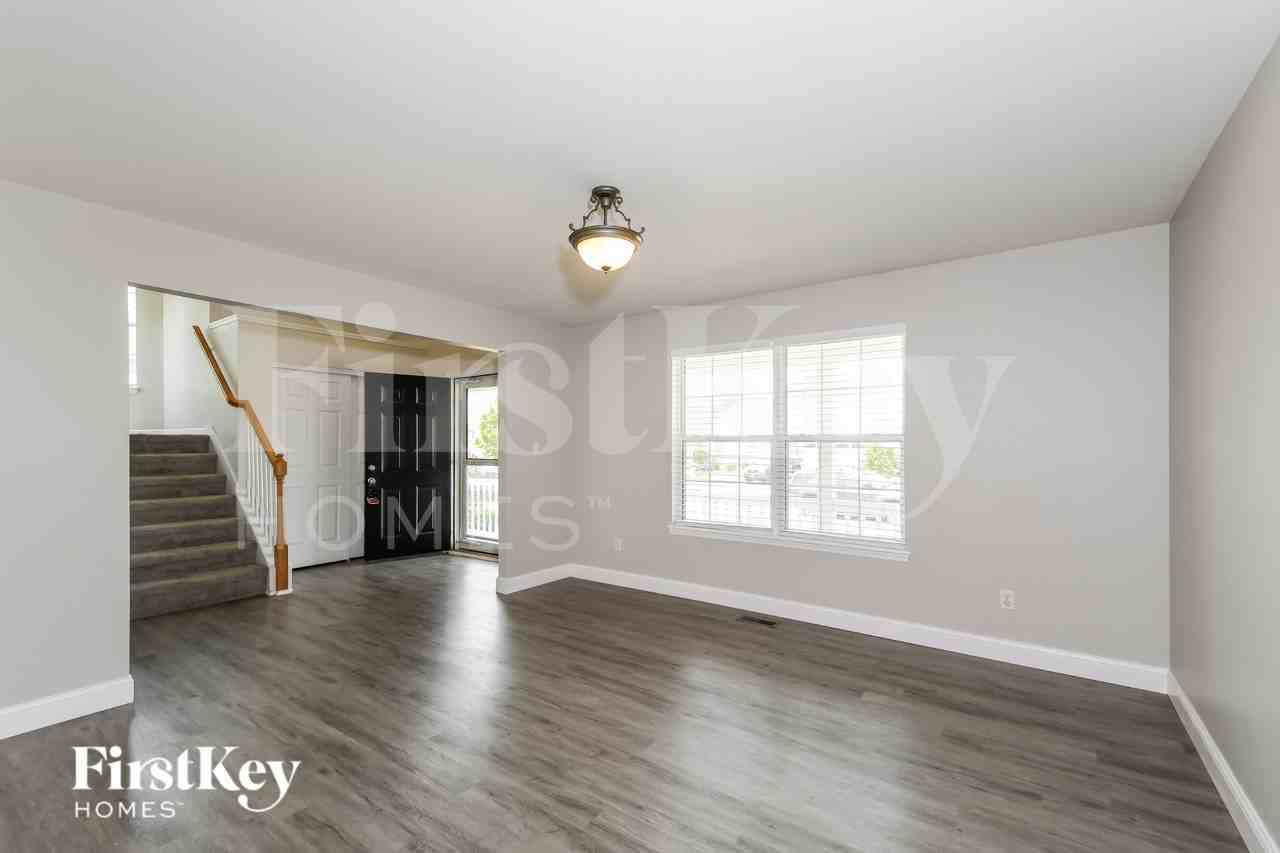 106 Stewart Springs Dr - Photo 3 of 16