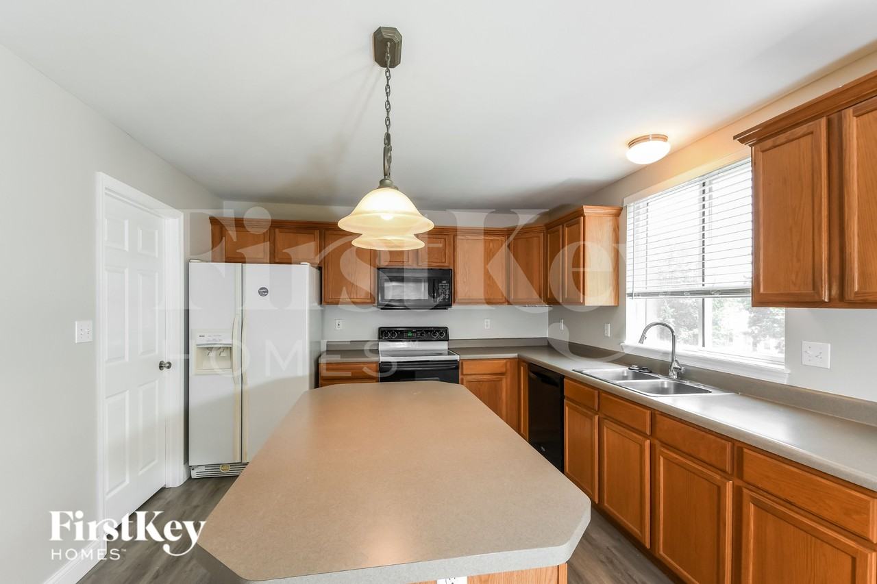 106 Stewart Springs Dr - Photo 6 of 16
