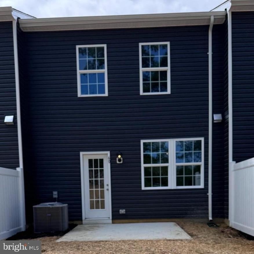 60 Roberts Dr - Photo 2 of 8