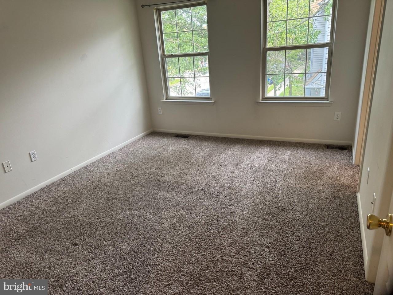 170 Frederic Ct - Photo 5 of 12