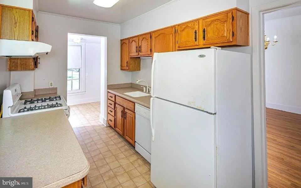 80 Alexander St - Photo 6 of 16