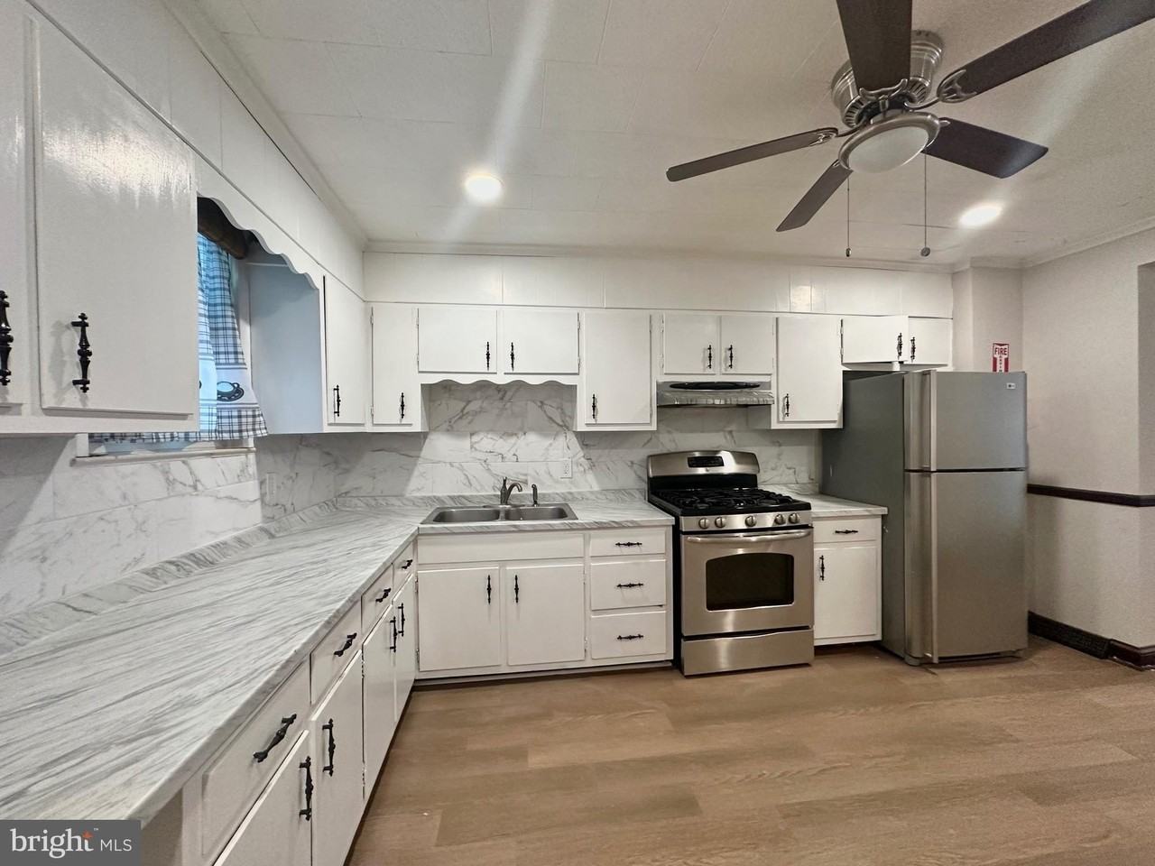 116 Tindall Ave - Photo 4 of 12