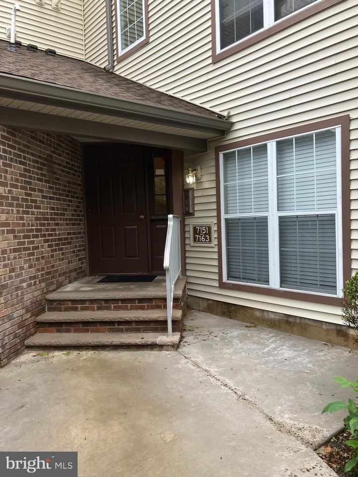7161 Elm Ct - Photo 2 of 16