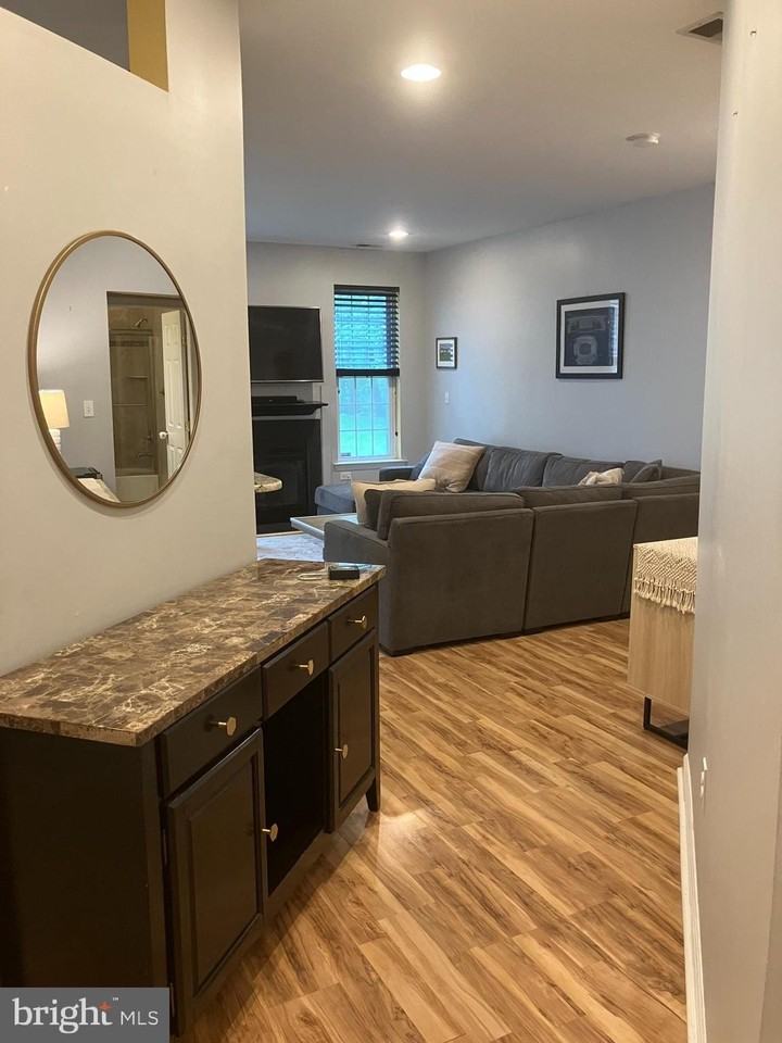 7161 Elm Ct - Photo 4 of 16