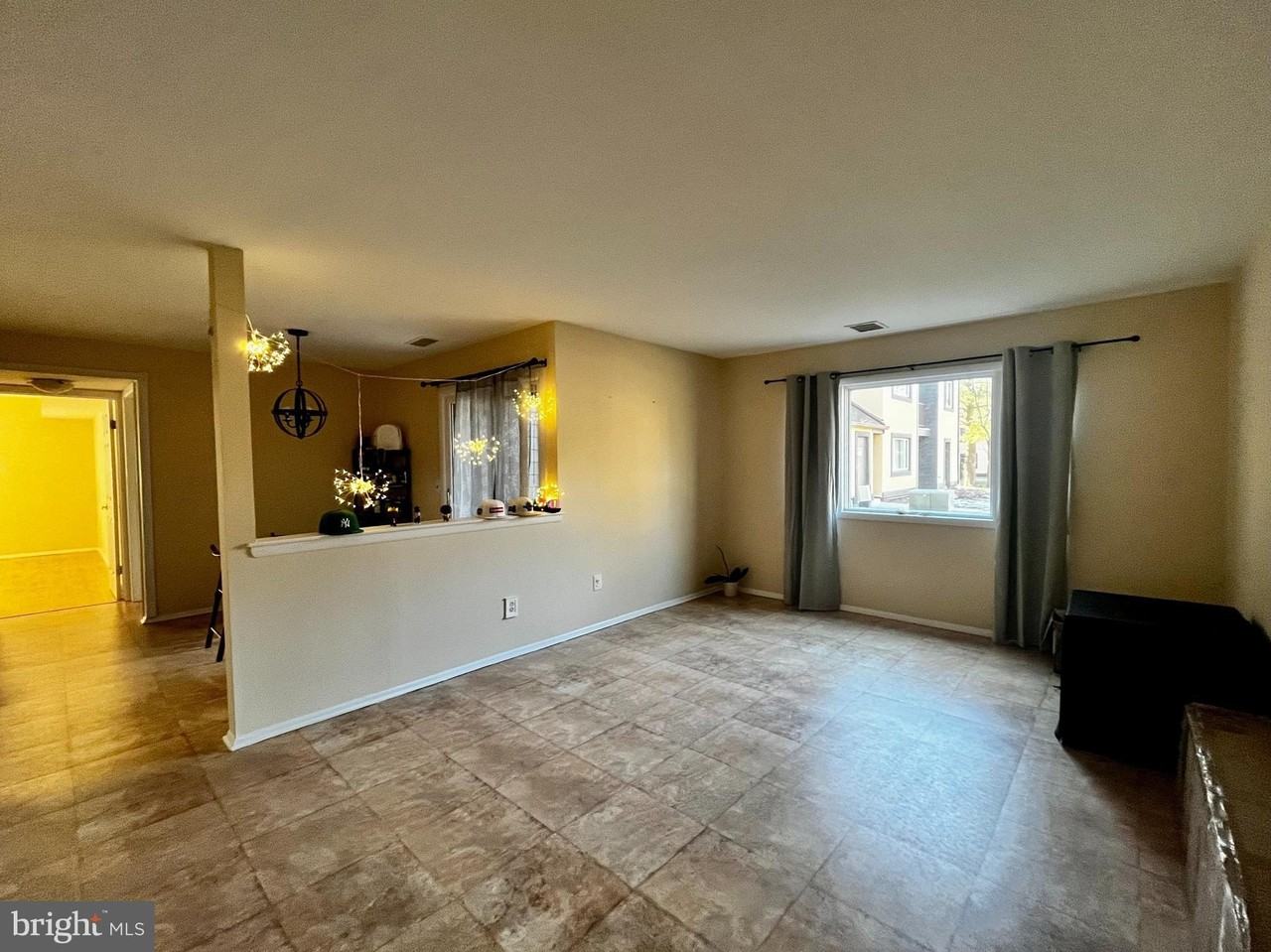 2112 Sayre Dr - Photo 2 of 14
