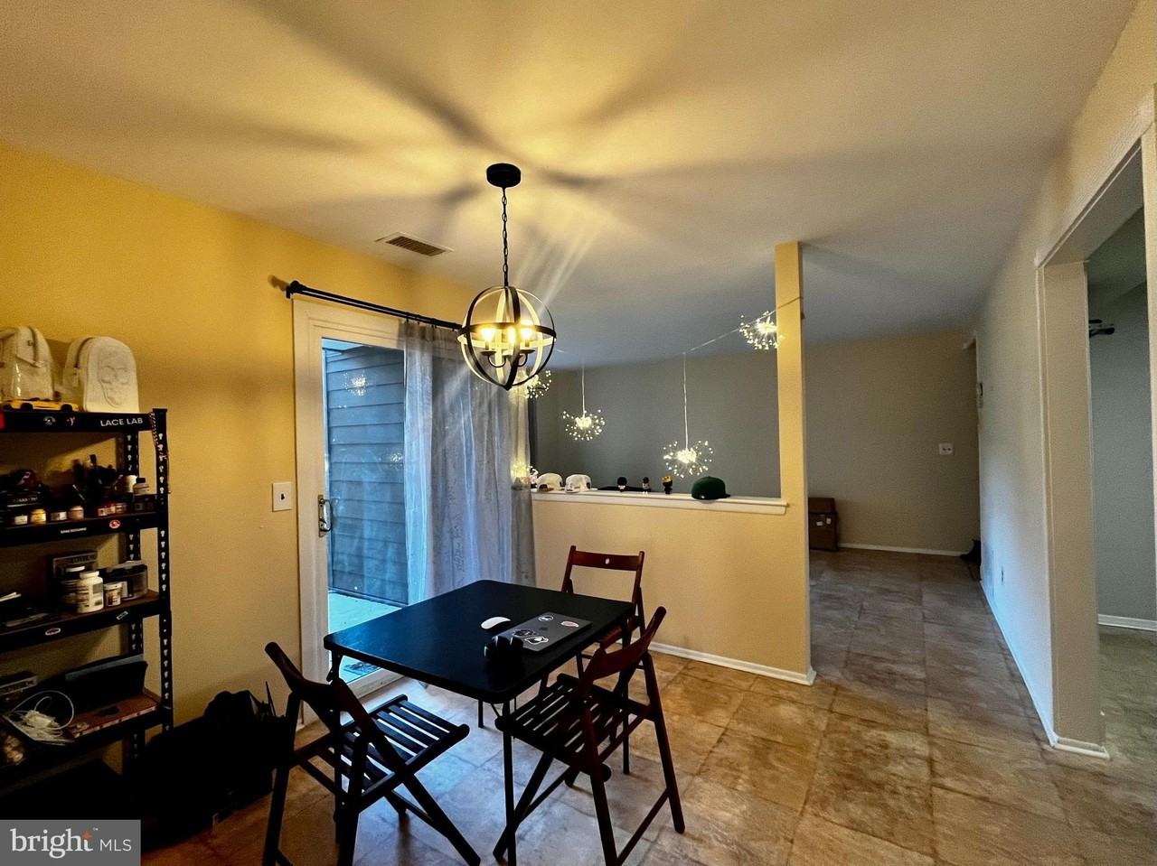 2112 Sayre Dr - Photo 4 of 14