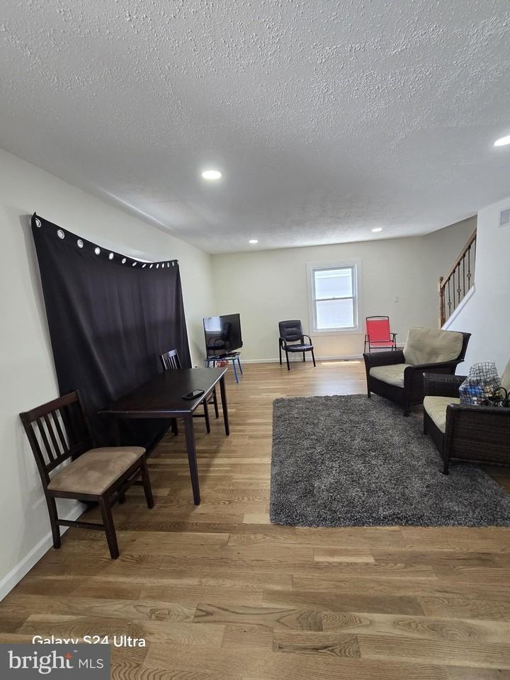 18 Brookfield Dr - Photo 3 of 33