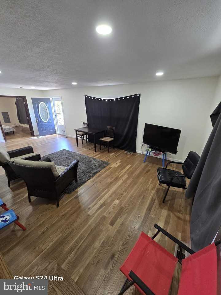 18 Brookfield Dr - Photo 4 of 33