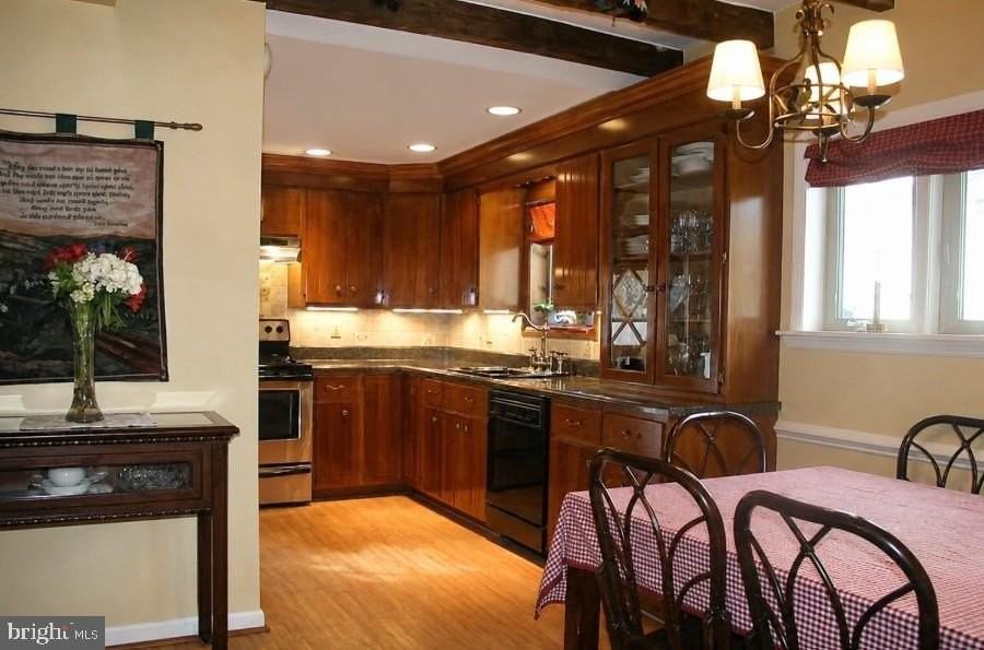 555 Northbrook Rd - Photo 4 of 7