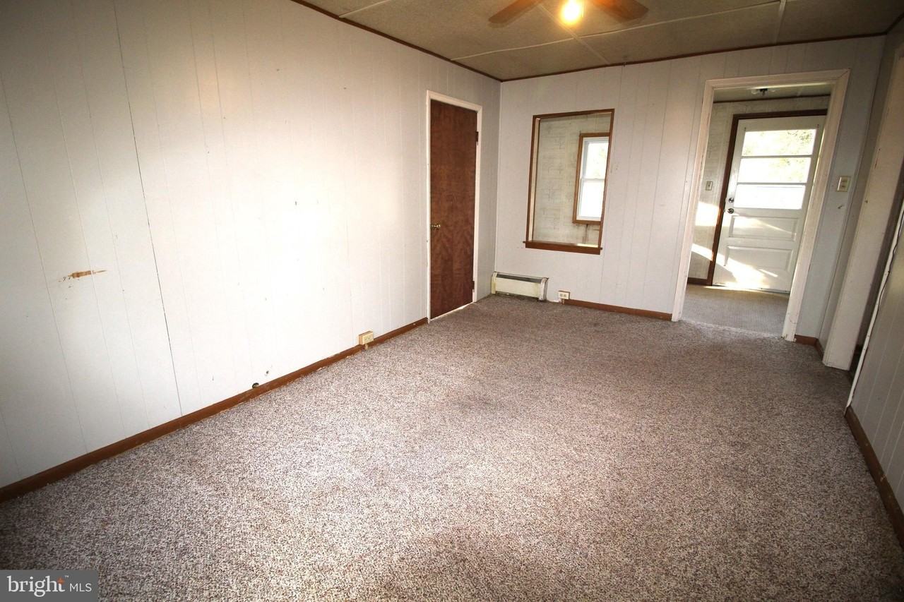 41 Lancaster Ave - Photo 2 of 8