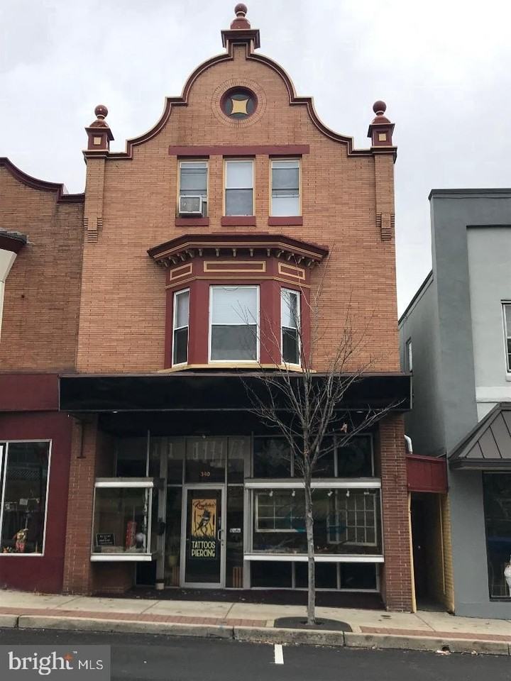 340 Main St #3C