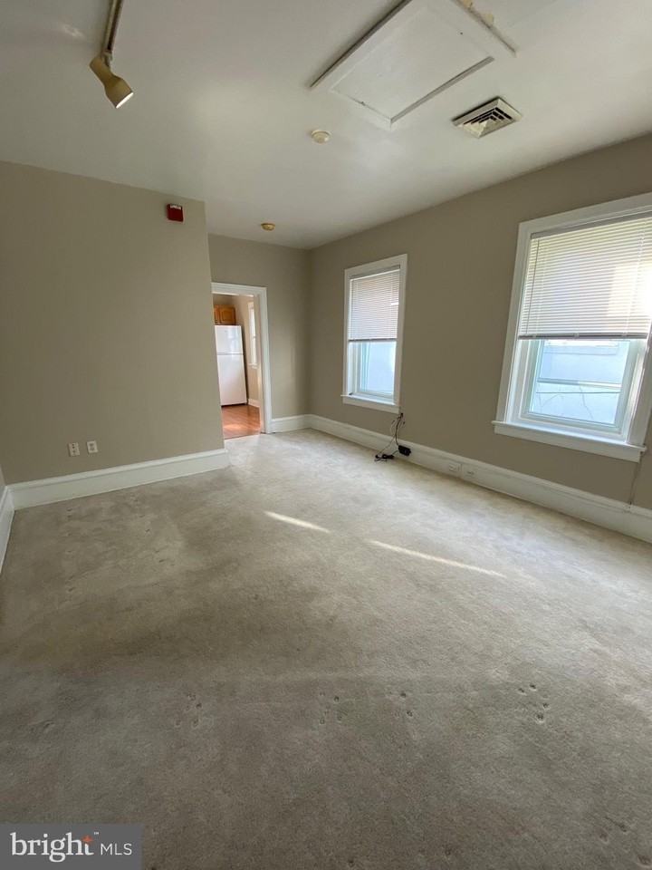340 Main St #3C - Photo 6 of 18