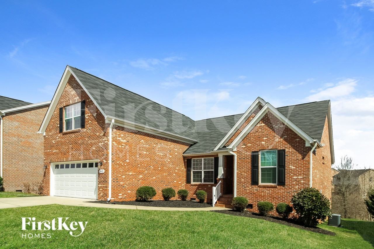 1643 Ashmead Ln - Photo 2 of 15