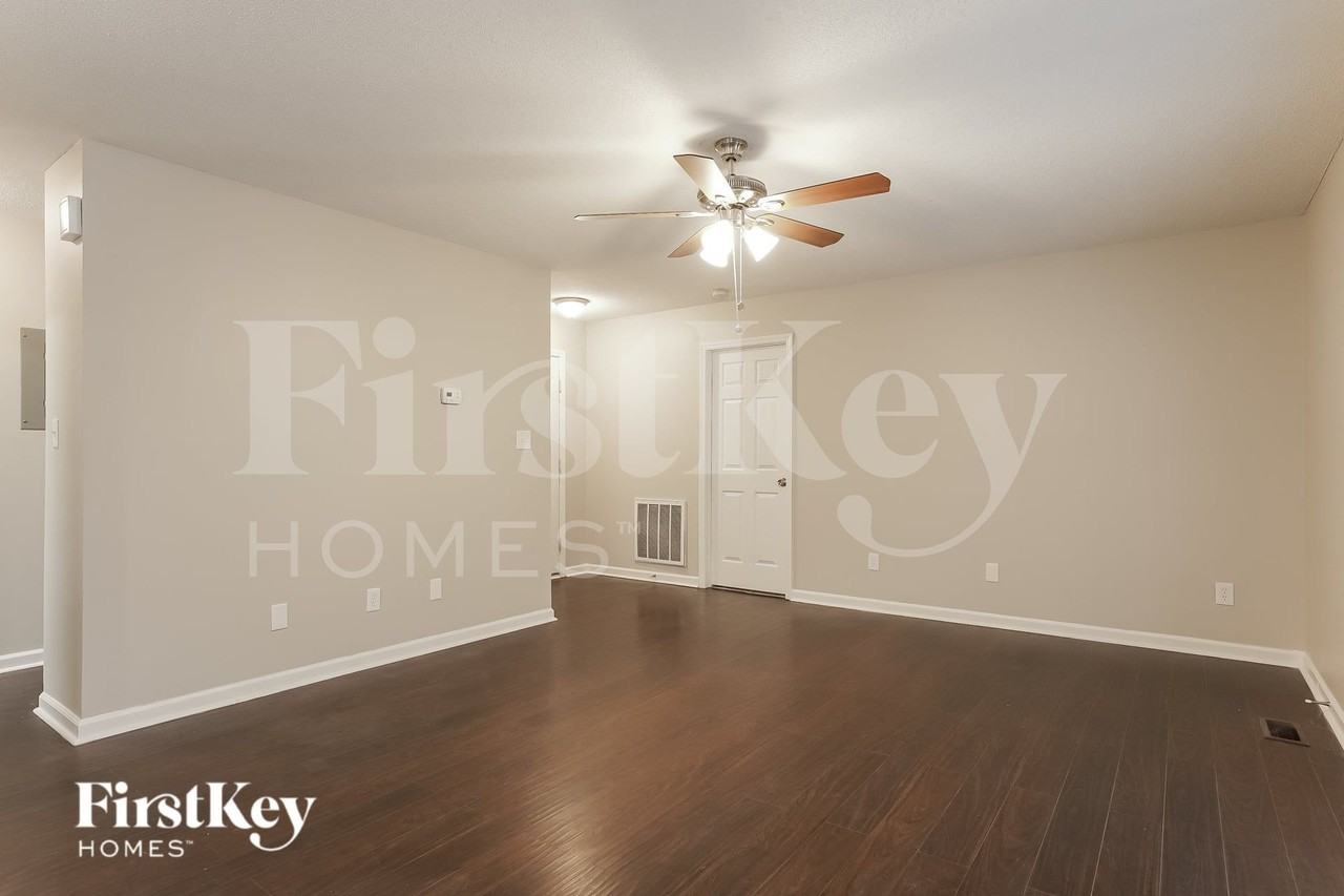 1916 Ranch Mill Cir - Photo 3 of 15