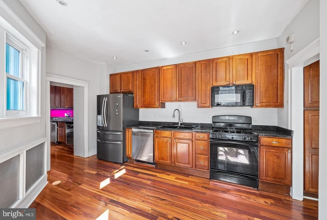231 Pine St #1 - Photo 3 of 22