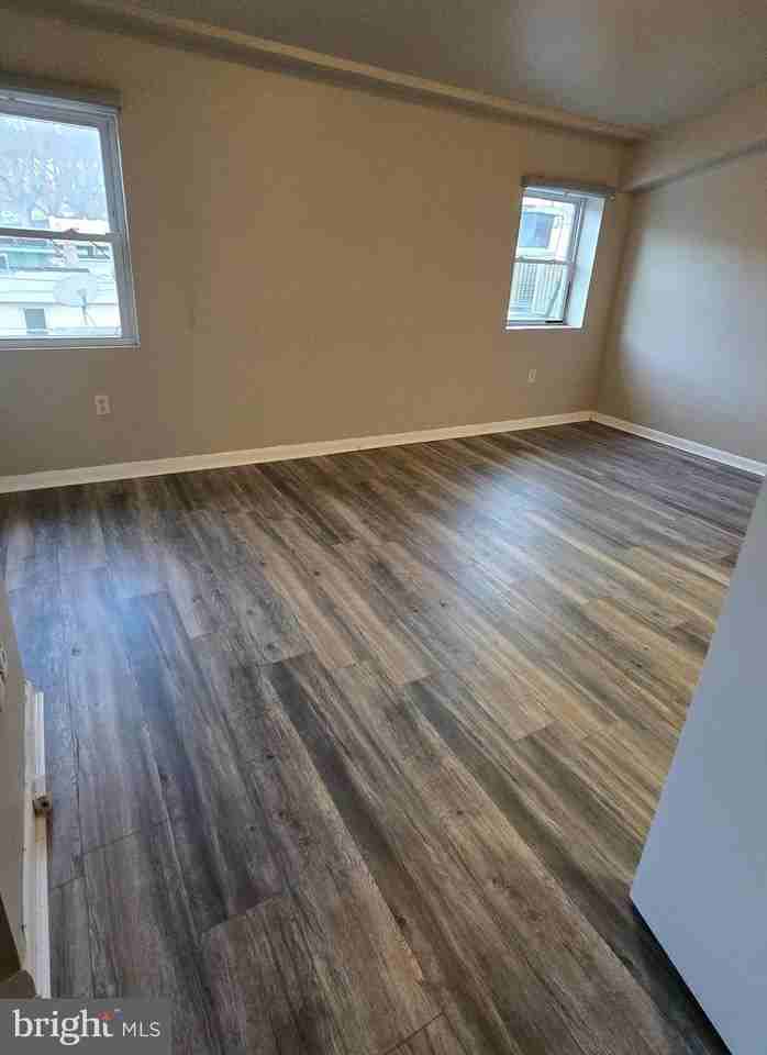 4303 Main St #3 - Photo 5 of 11