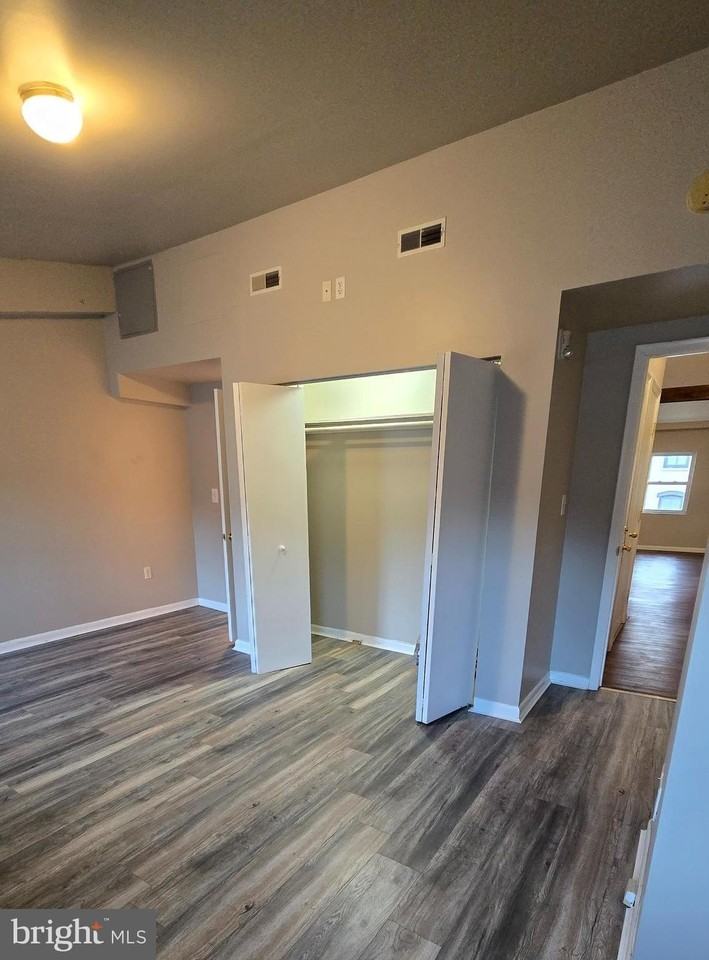 4303 Main St #3 - Photo 6 of 11