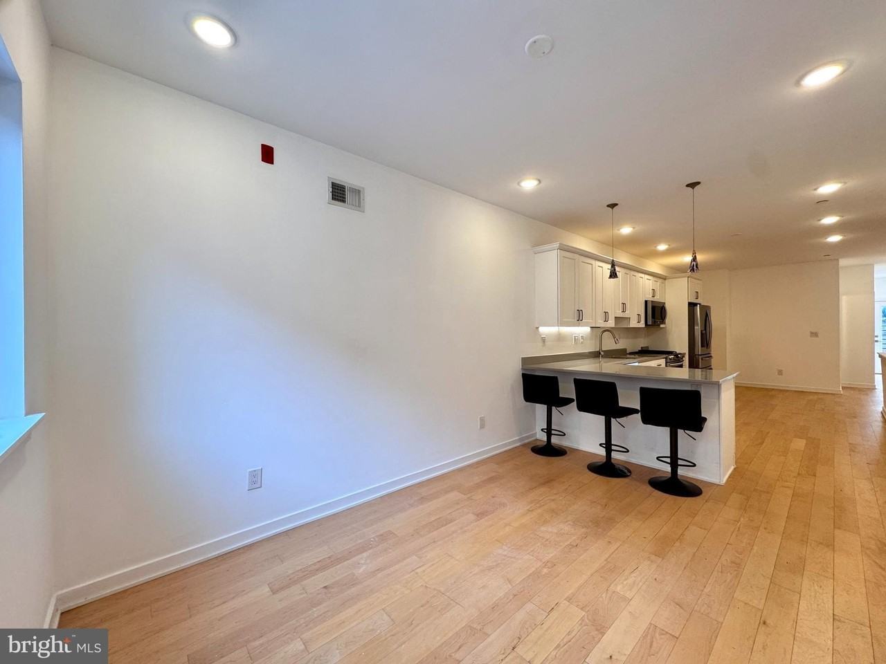 964 N Marshall St #A - Photo 3 of 19