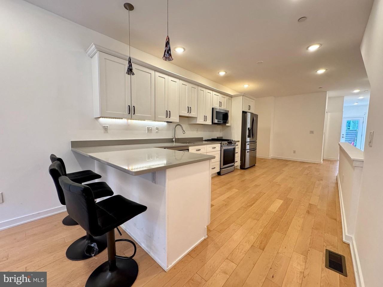 964 N Marshall St #A - Photo 4 of 19