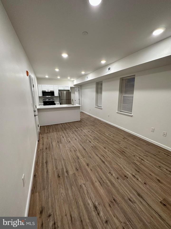 4224 Brown St #2ndFL - Photo 4 of 19
