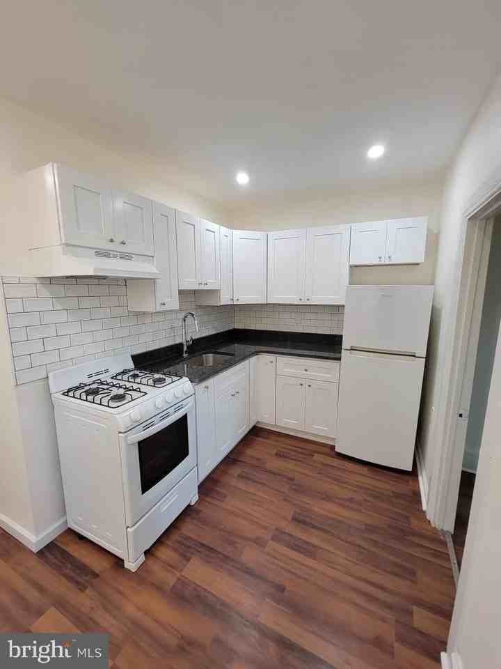 616 Tasker St #2 - Photo 2 of 22