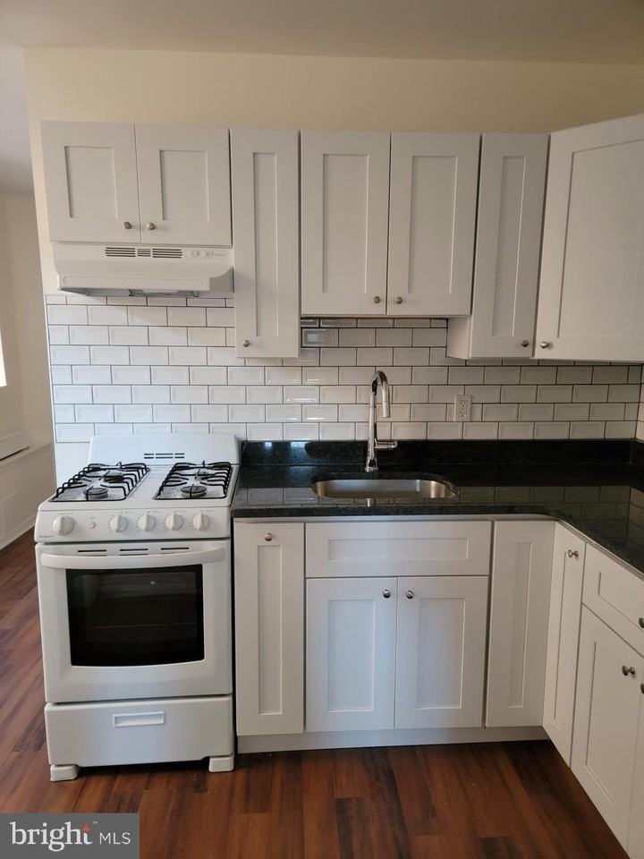 616 Tasker St #2 - Photo 3 of 22