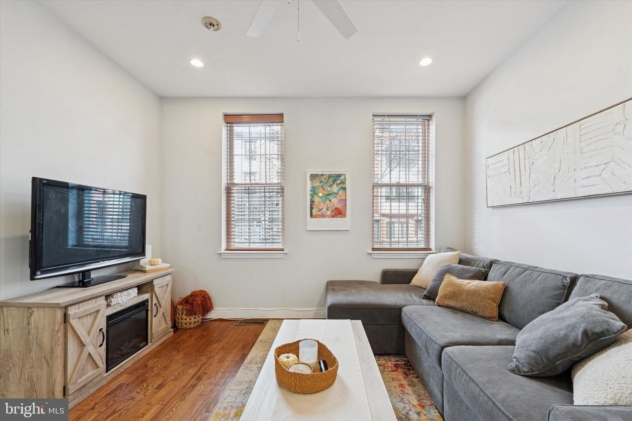 1759 Frankford Ave #4 - Photo 5 of 20