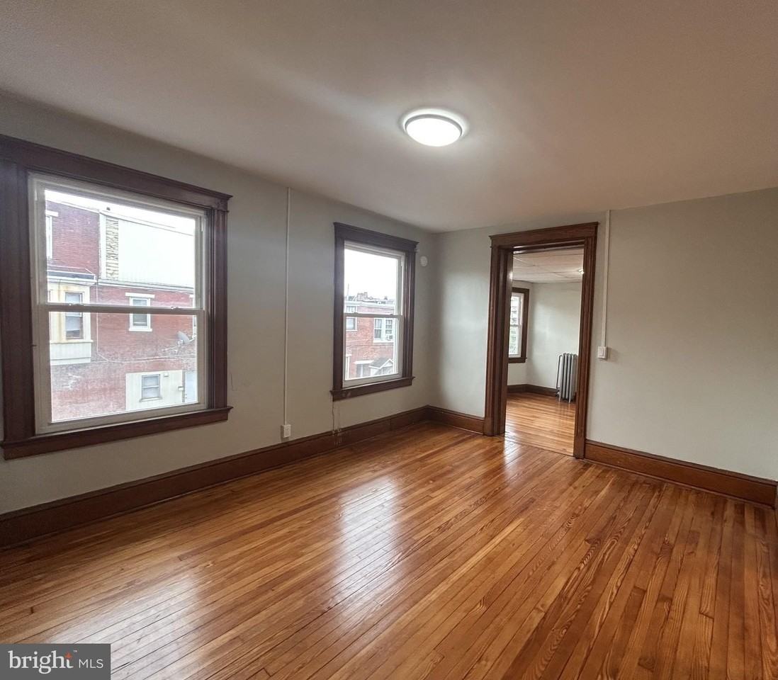 1200 W King St - Photo 4 of 7