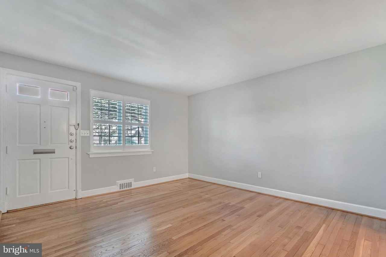 1330 Michigan Ave - Photo 5 of 36