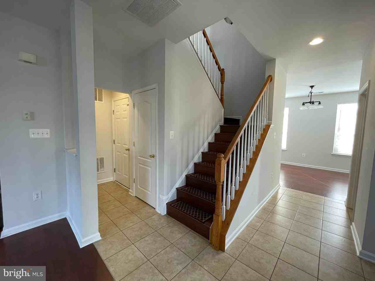 314 Kintyre Ln - Photo 4 of 32