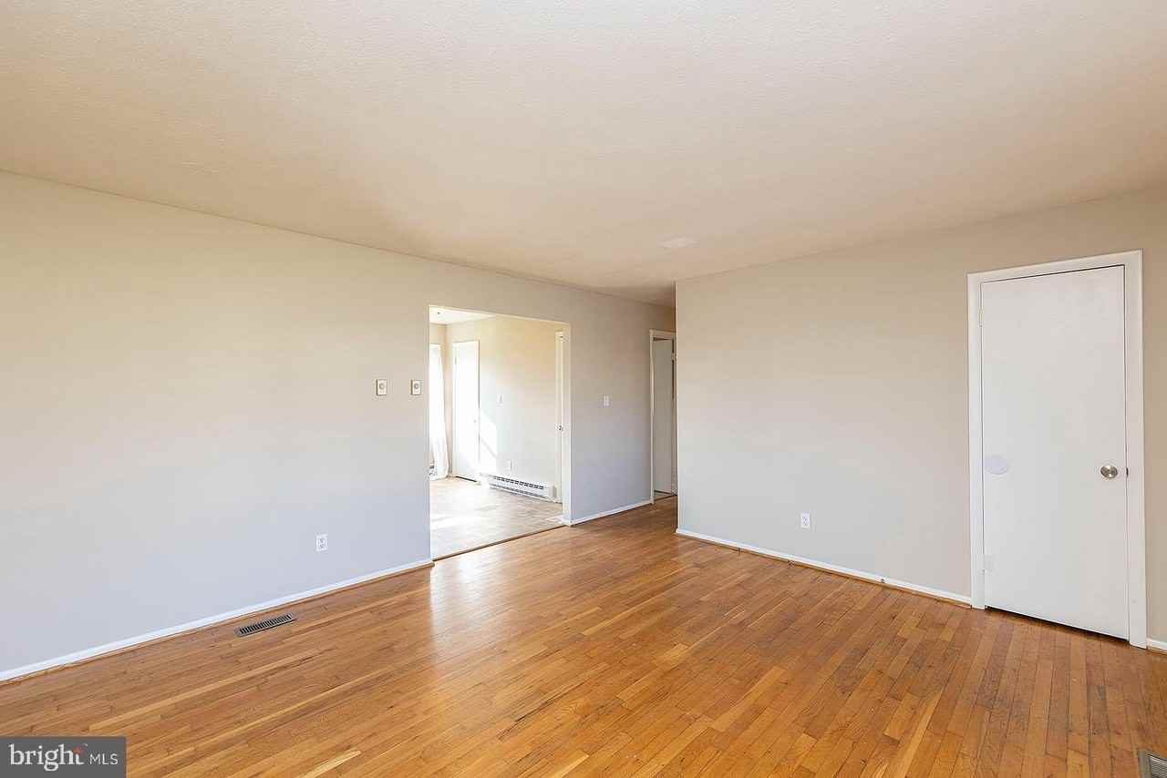 120 Meadowlark Ln - Photo 3 of 35
