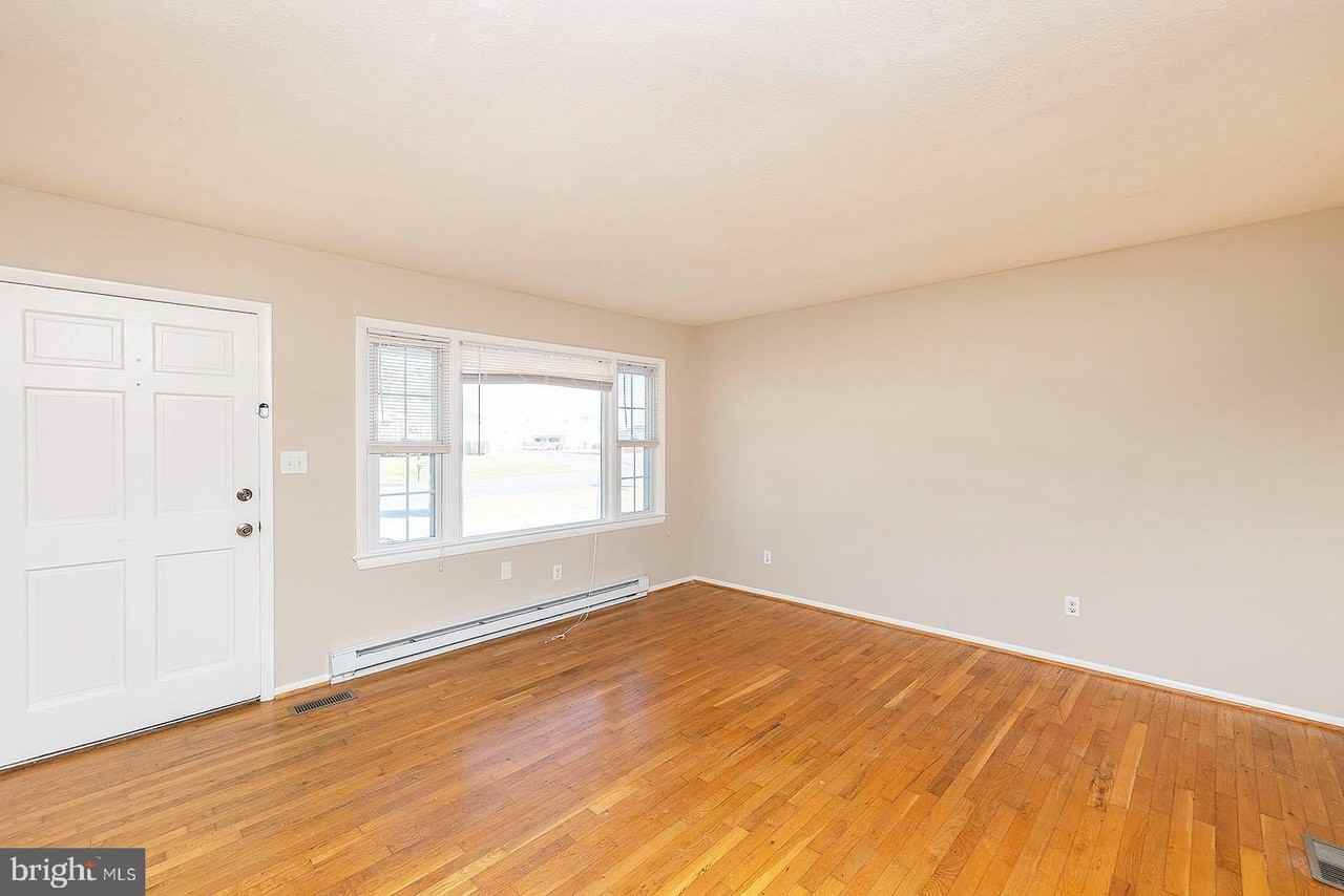 120 Meadowlark Ln - Photo 5 of 35