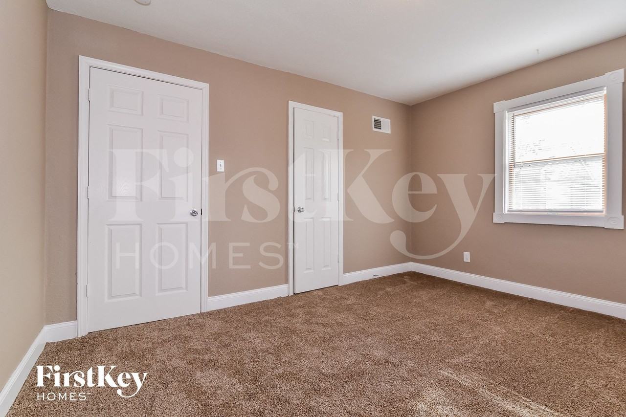 9 Charlotte Dr - Photo 6 of 15